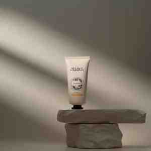SECRET GARDEN HAND CREAM BERGAMOT 30ML - Secret Garden Hand Cream menghadirkan pengalaman
